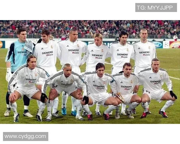 传奇足球明星与顶级球队的辉煌历程与成就解析 传奇足球明星与顶级球队的辉煌历程与成就解析