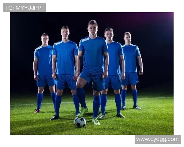 广州足球队荣登足球团队协作排行榜第二名展现强大团队精神与默契配合